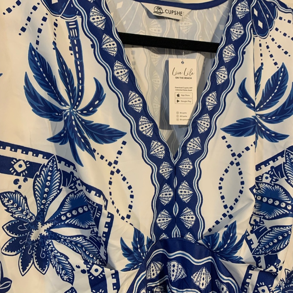 Cupshe Blue and White Floral V‑Neck Swim Coverup Maxi - Picture 9 of 10